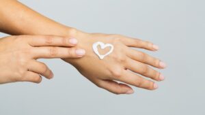 comment prévenir le dessèchement des mains hydratation conseils gants hydratants