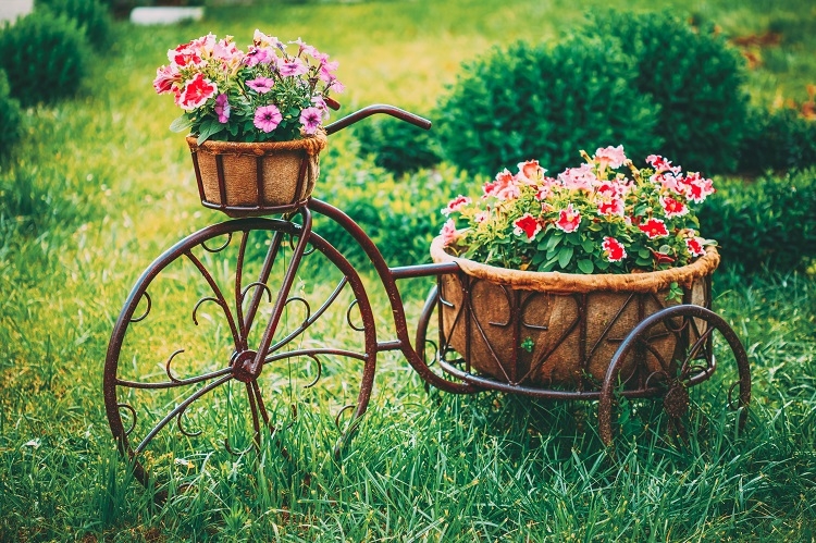decoration jardin metal idées diy originales support fleurs