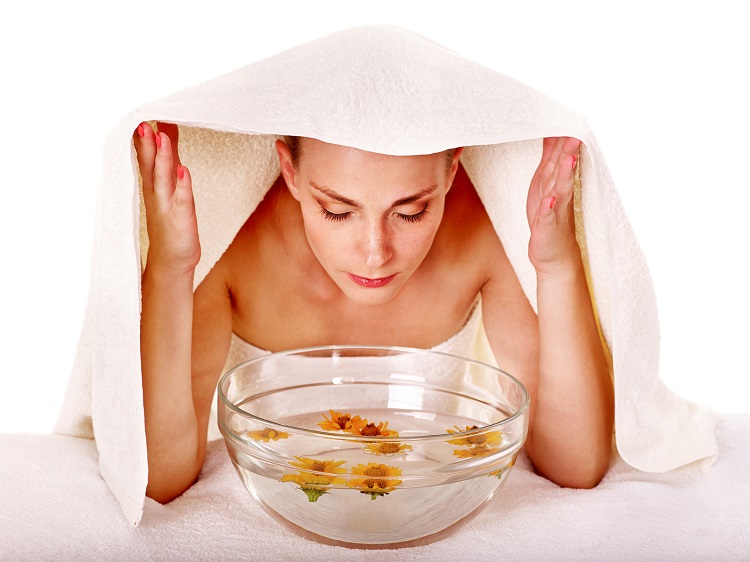 massage du visage maison étape par étape nettoyage visage bain vapeur soin hydratant