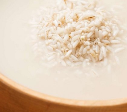 que faire avec l'eau de cuisson du riz quels sont les bienfaits de l'eau de riz visage peau santé
