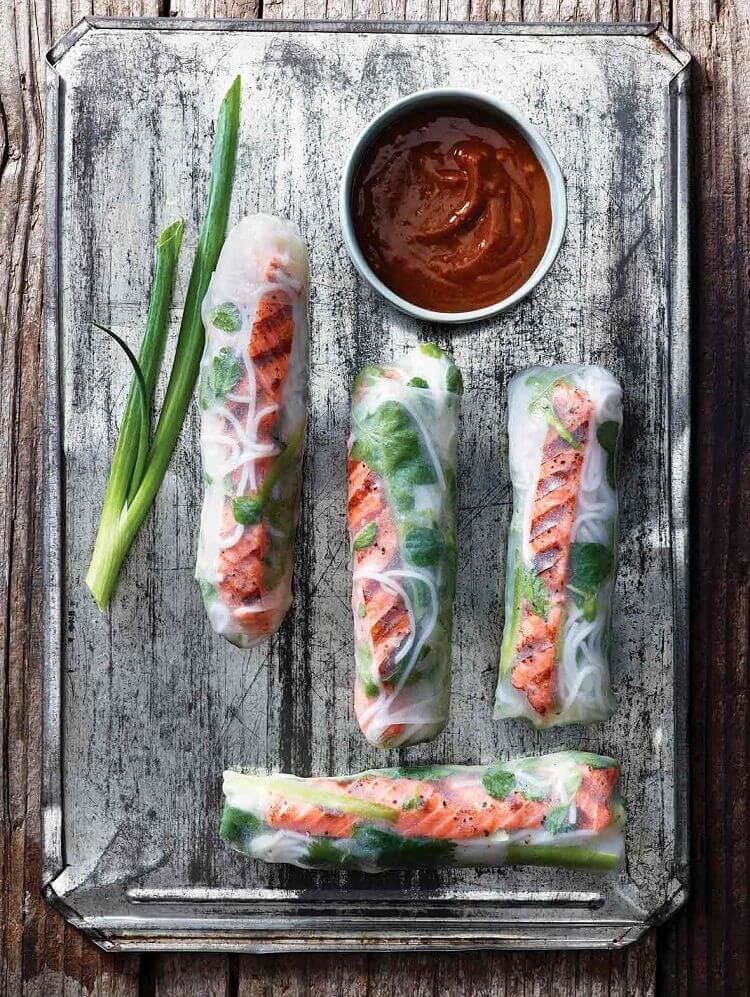 rouleau de printemps saumon grillé cuisine asiatique apéro