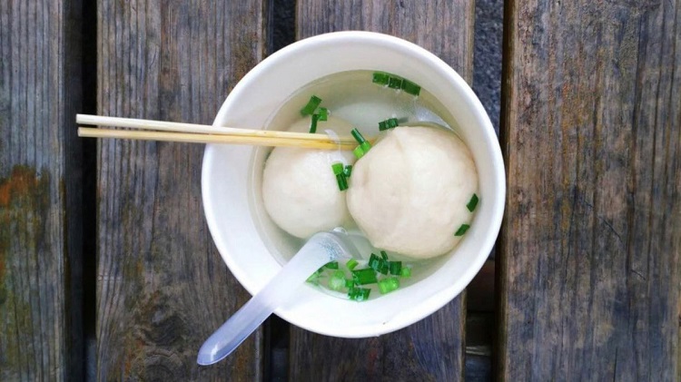 soupe chinoise facile de boulettes de poisson blanc