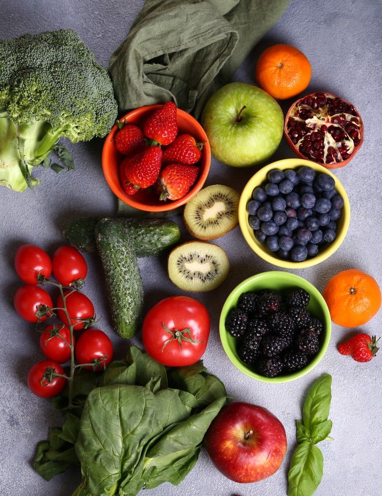 aliments contre la constipation fruits et légumes frais santé intestinale