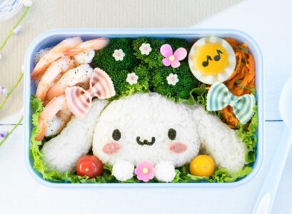 boite repas enfant Cinnamoroll riz cuit brocolis oeuf dur tomates cerises