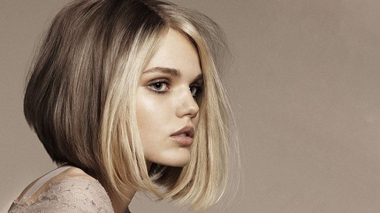 carré plongeant blond miel mi longue
