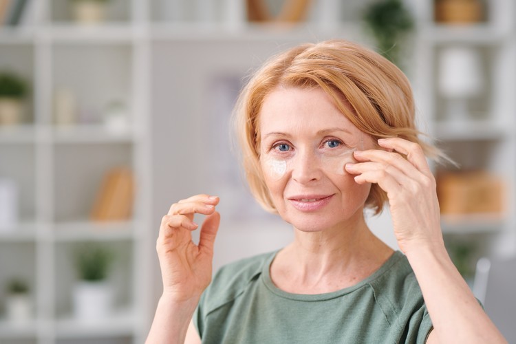 causes pour l'apparition des cernes sous les yeux âge allergies