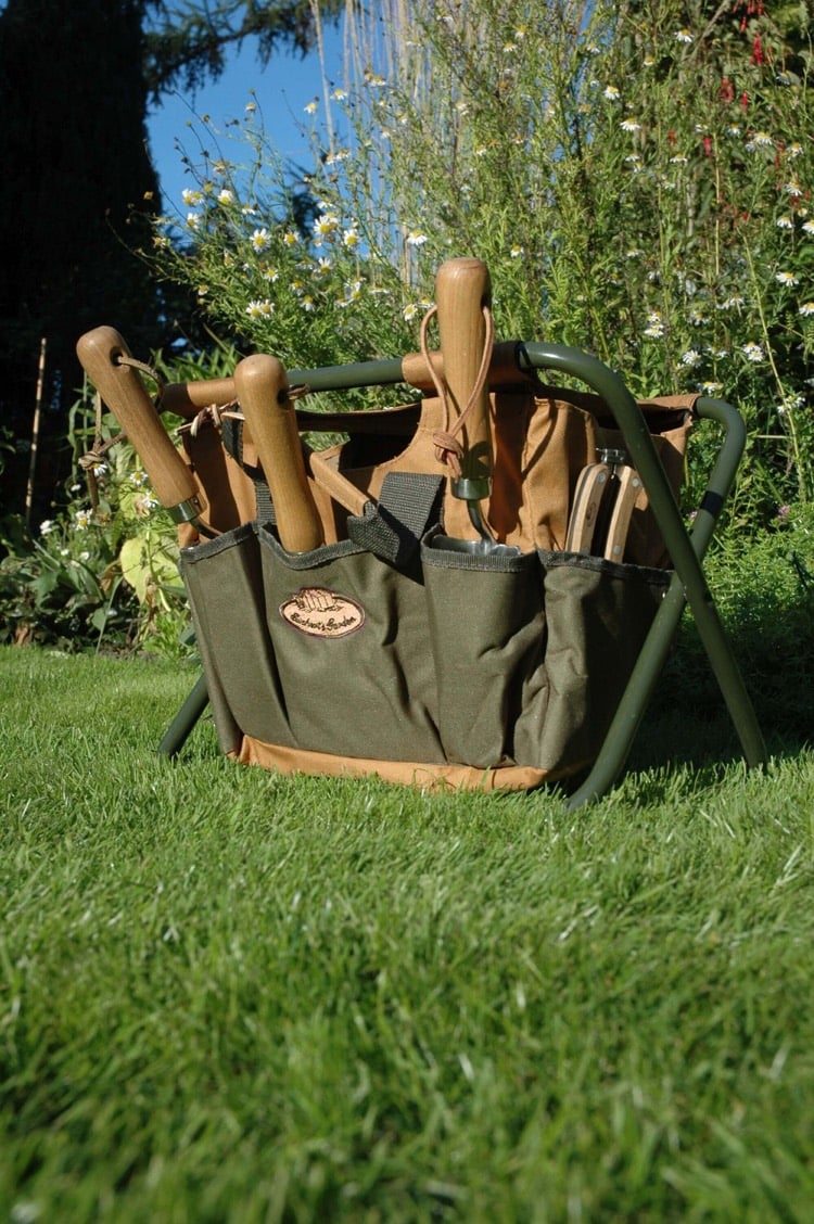 chaise de jardinage avec range outils
