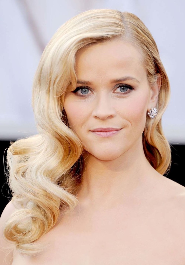 couleur cheveux ete 2020 beach blond Reese Witherspoon