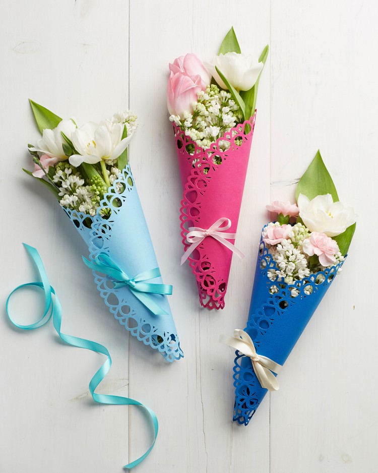 napperons en papier coloré petites fleurs bouquet fete des mères idée facile dernière minute