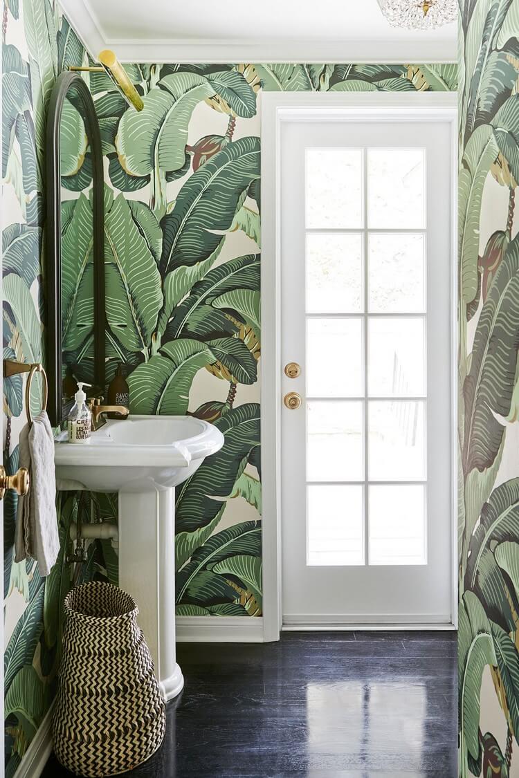 salle de bain moderne papier peint esprit tropical