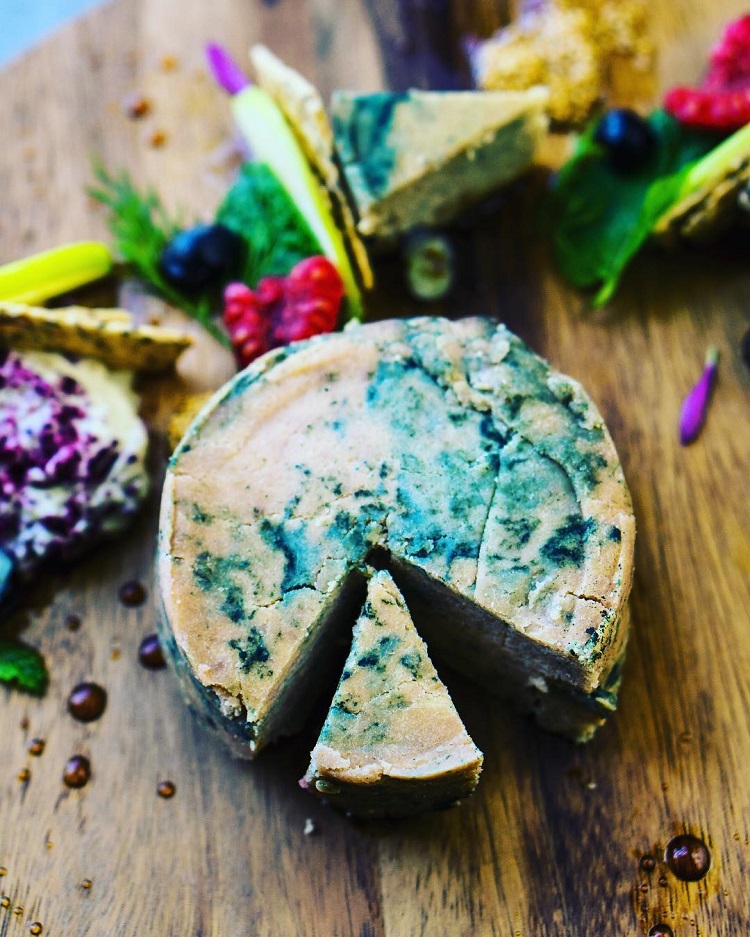 vromage bleu avec spiruline fromage végétal noix de brésil recette fauxmage