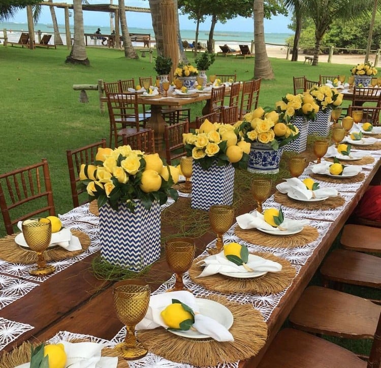 idees decoration table mariage citrons fleurs déco extérieure