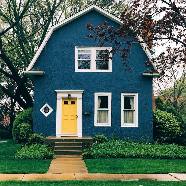 maison bleue porte jeune peinture porte entree