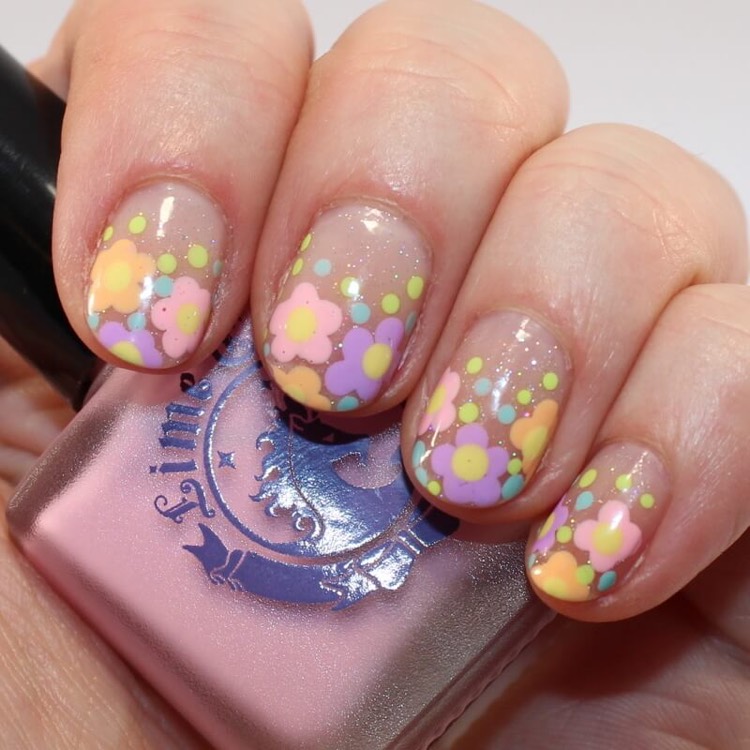 nail art floral ongles courts couleurs pastel