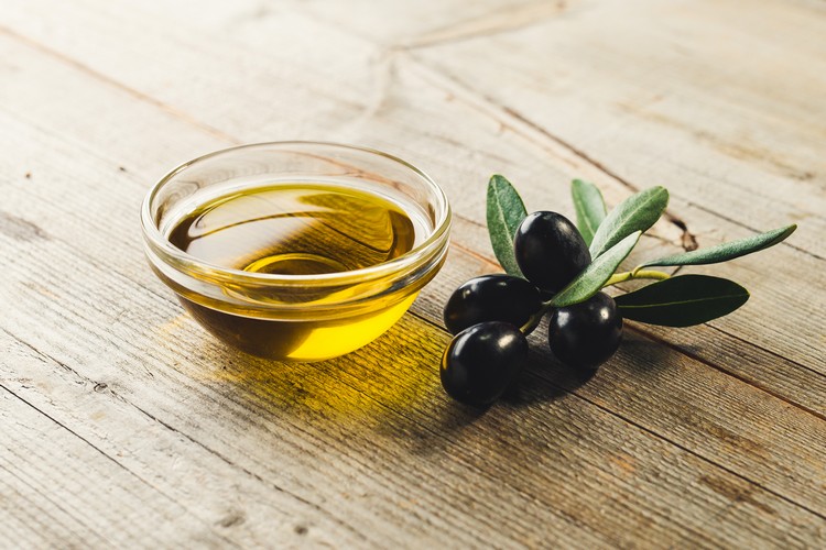 aliments pour rester jeune huile d'olive peau saine alimentation santé