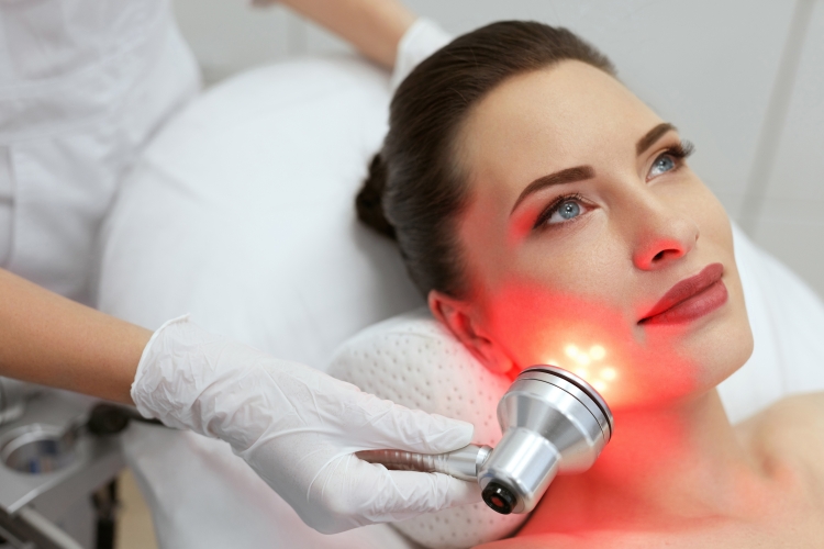 bienfaits luminothérapie soin peau traitement acné photothérapie