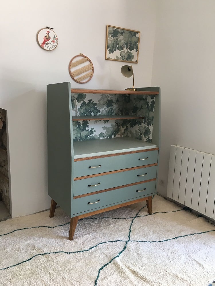 commode vintage relooking meubles de famille armoire ancienne avec chutes papier peint