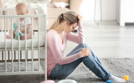 dépression post-partum causes symptômes traitement