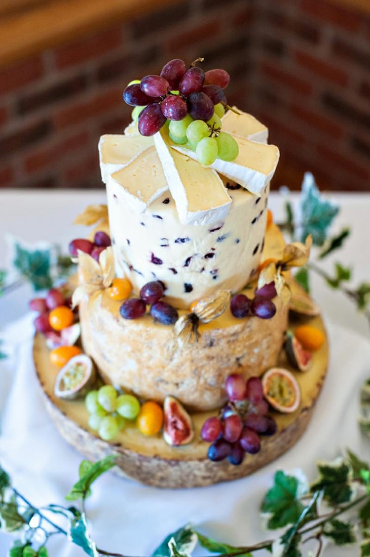 fruits et fromages idee piece montee mariage deco raisins figues physalis
