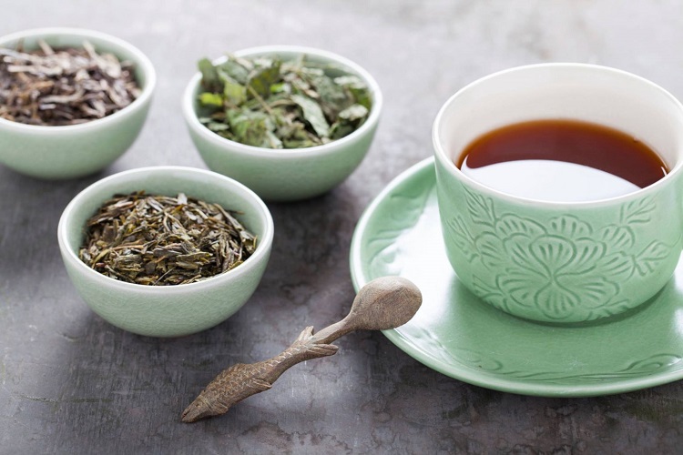 herbes asiatiques thé verte noir blanc tasse caféine