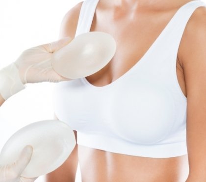 maladie implants mammaires risques effets secondaires problèmes santé