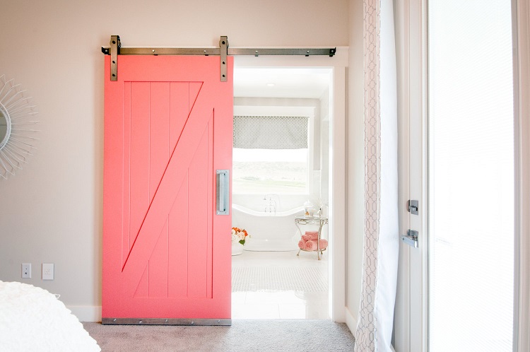 porte rose bain chambre