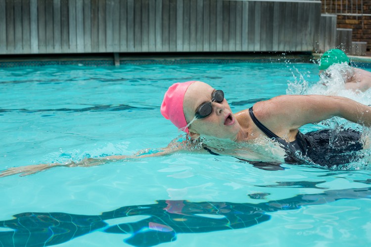 quatre types de nage vertus santé douleurs articulaires