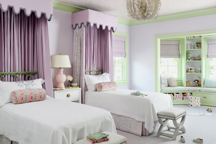 une chambre pour deux enfants couleurs pastel purement filles