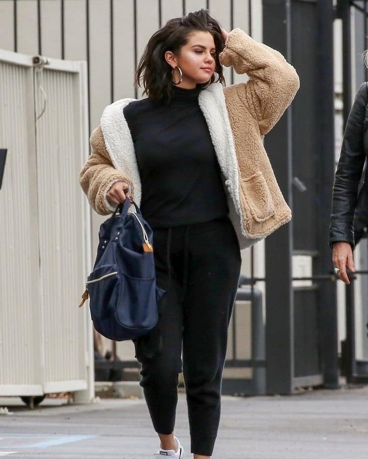 Selena Gomez teddy coat basic outfit tenue femme