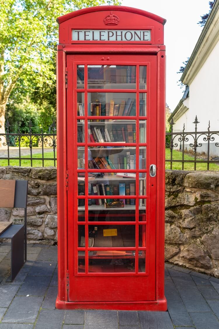 boite a lire cabine telephonique rouge