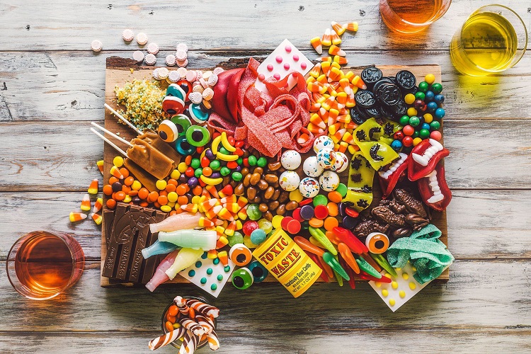 buffet enfants gouter halloween candy board diy trucs et astuces déco table