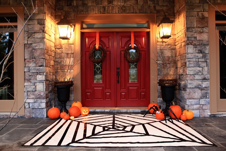 courges tapis toile araignee idee deco halloween porche
