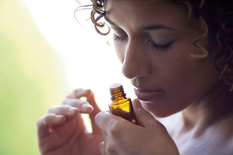 inhalation maison aromathérapie huiles essentielles