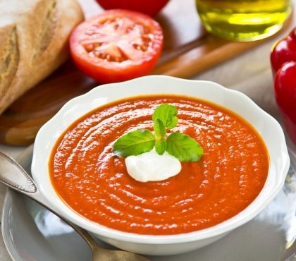 tomates basilic soupe automne legumes rôtis vrème fraîche