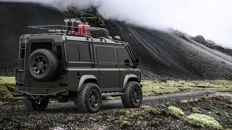 Land Rover Defender Van 4x4 pneus tout terrain crampons galerie de toit