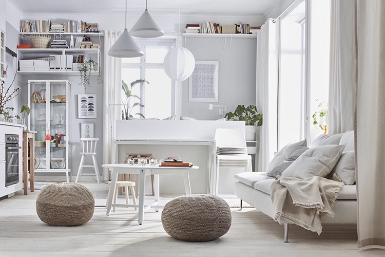 abat jour Nävlinge nouveau catalogue IKEA 2021 dans la salle de séjour blanche