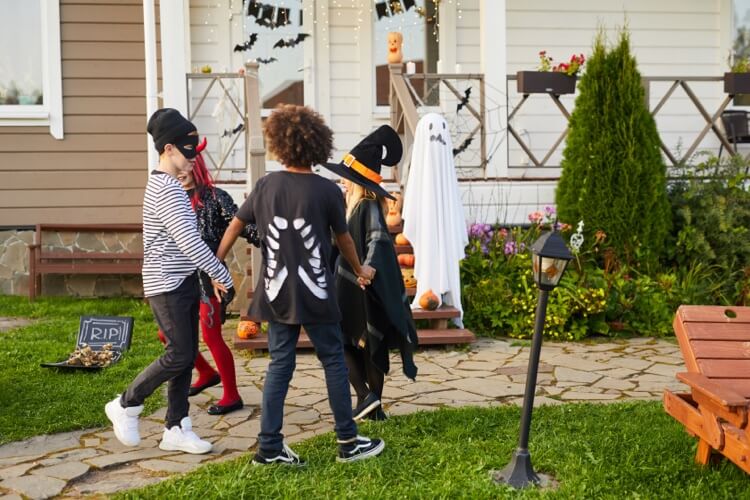 activités et jeux enfants fête Halloween jardin