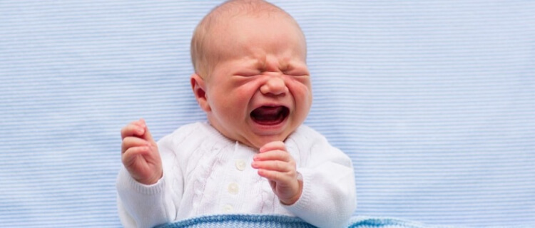 calmer les pleurs de bébé souci principal parents soigneux