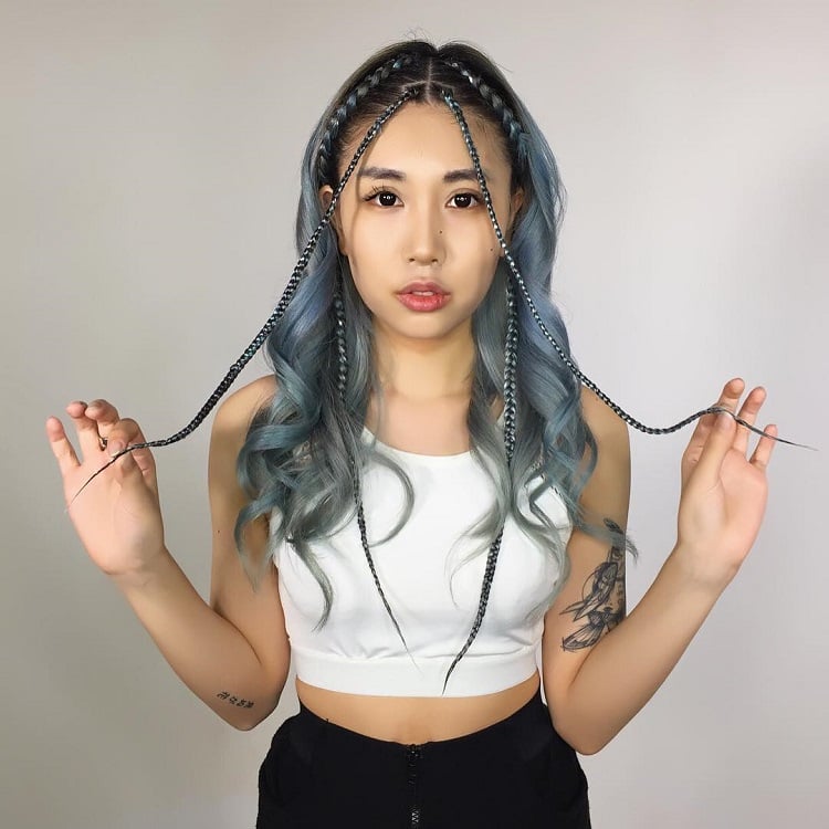 chiyukihair mini tresses rétro avec des boucles et cheveux bleues