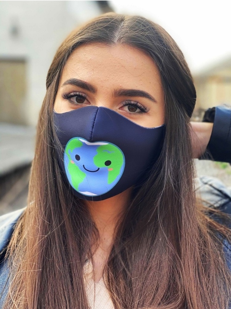 comment se maquiller les yeux avec un masque de protection COVID