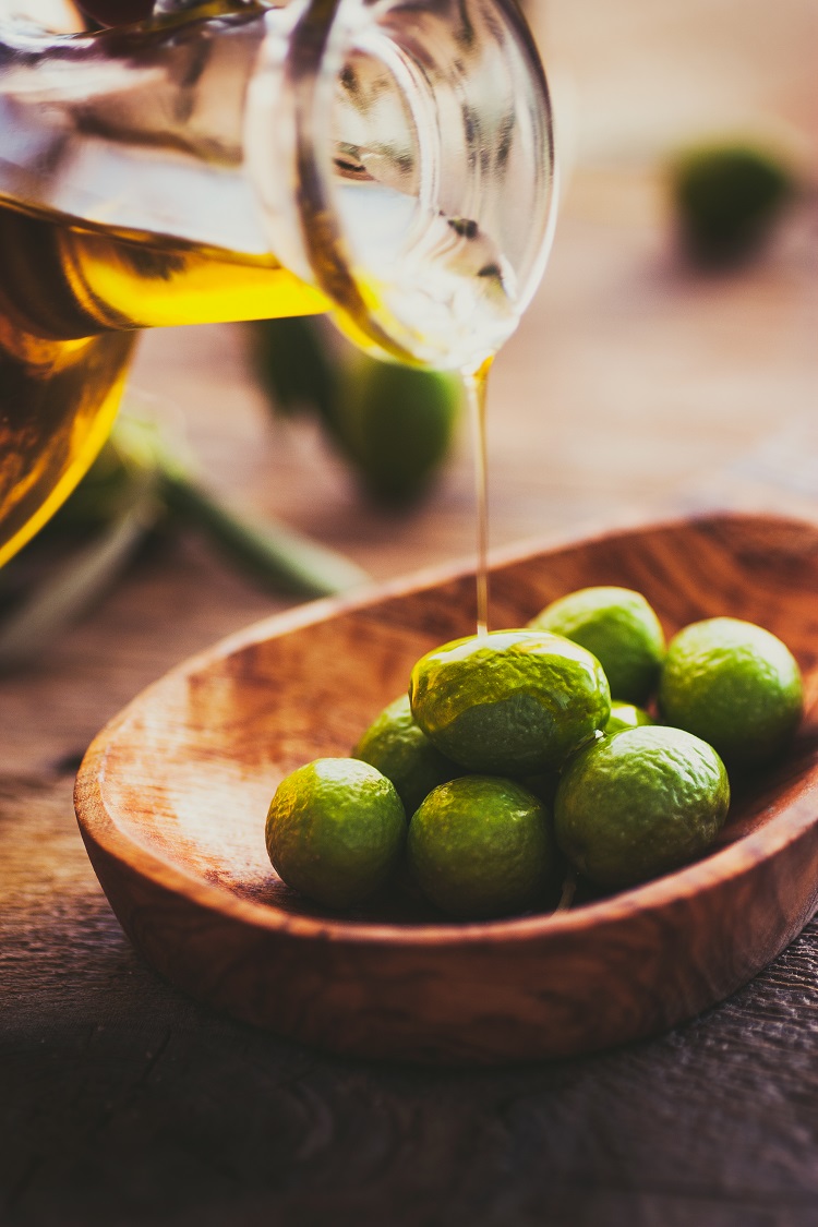 huile olive aliment anti vieillissement peau