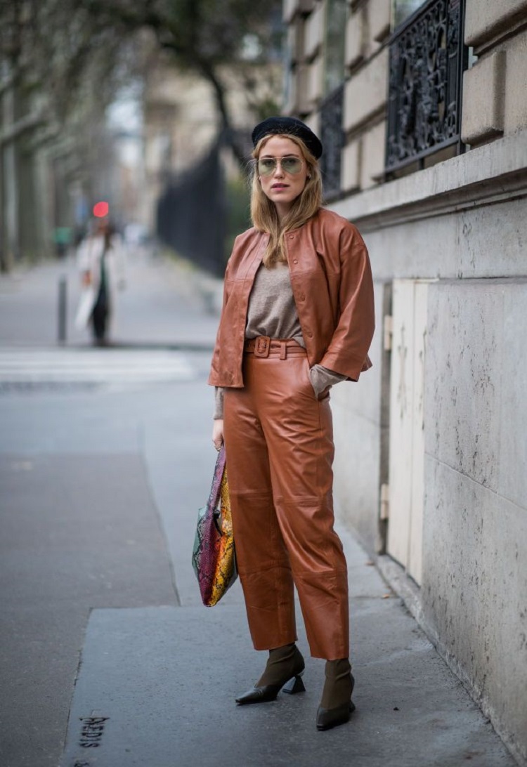 total look cuir marron femme tendances mode automne 2020