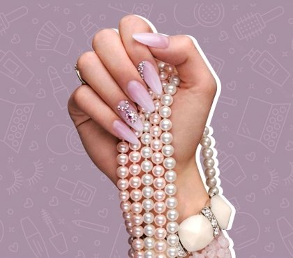 decoration ongles pour les fetes tendance milky nails manucure laiteuse pour nouvel an