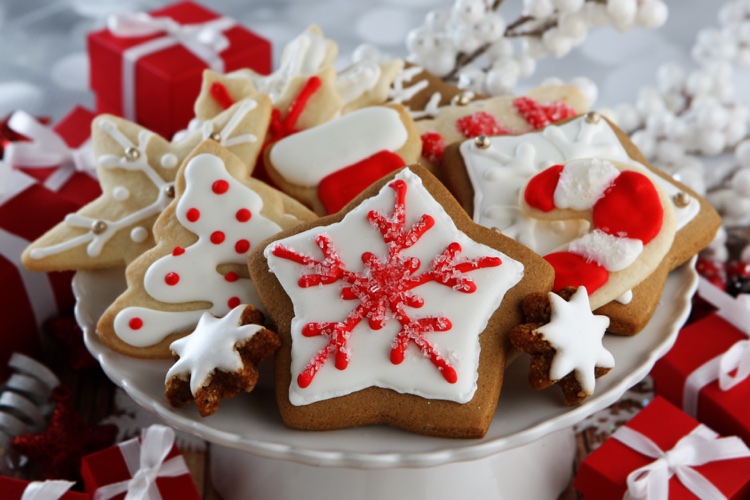 décoration biscuits Noel glacage royal crème au beurre perles en sucre