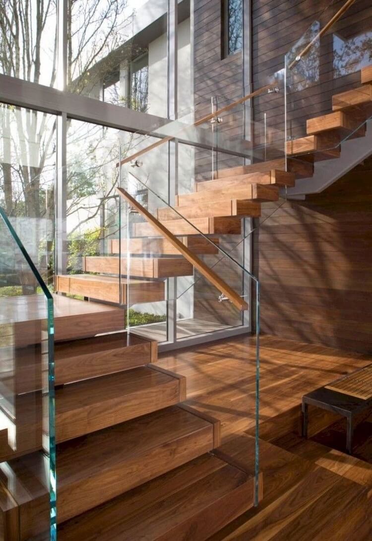 escalier en bois sans contremarche design moderne garde corps verre