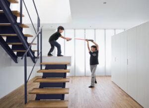 escalier en bois sans contremarche limon central metal noir