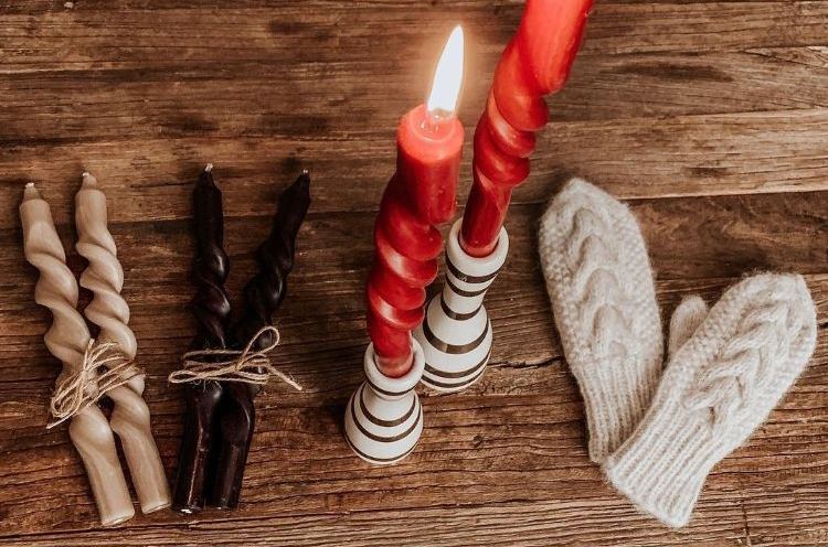 fabriquer des bougies flambeaux torsadées vous même pour noël et nouvel an