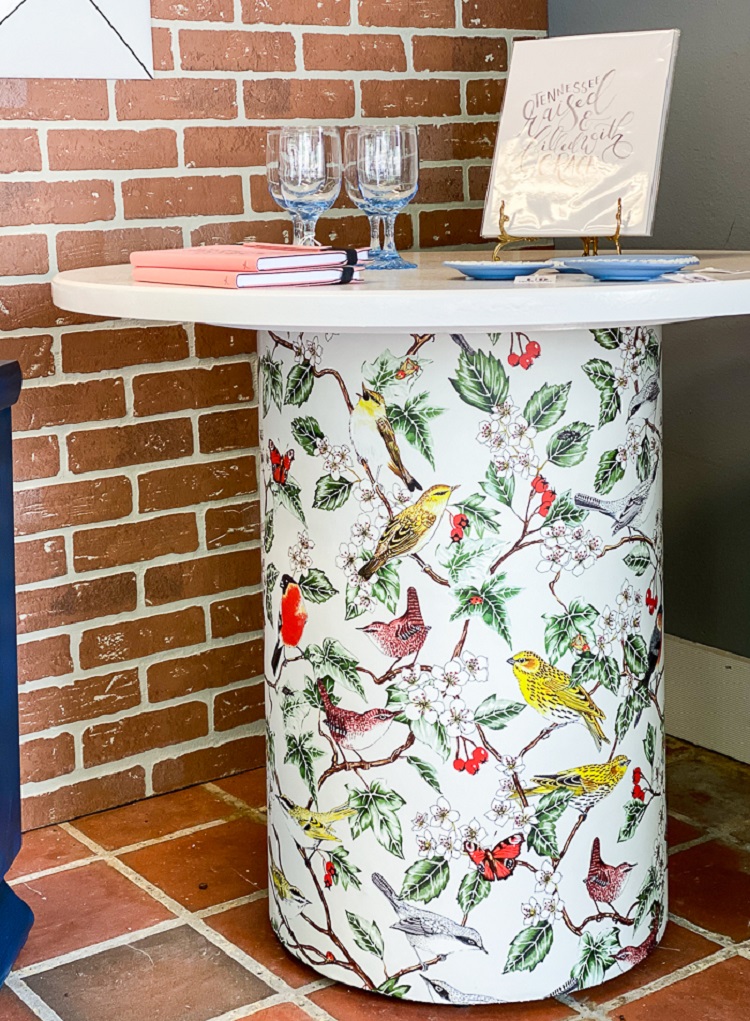 idées diy originales relooking table basse salon avec chutes de papier peint