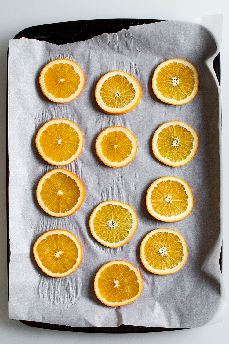 recette maison pour faire un pot pourri noël maison avec oranges séchées au four