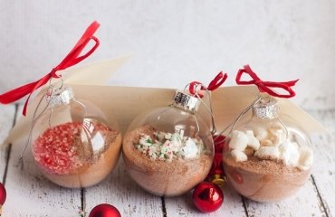Boule de Noël chocolat chaud – un cadeau gourmand que l’on adore !